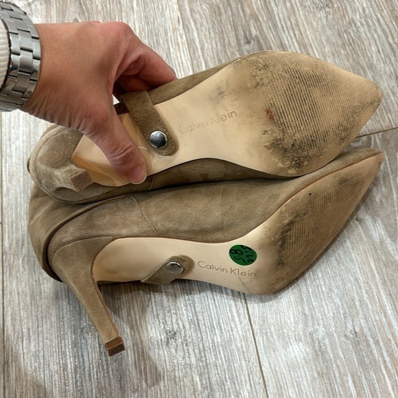 Calvin Klein Bethany kid beige suede pointy toe buckle detail boot size 8.5 - Picture 4 of 8
